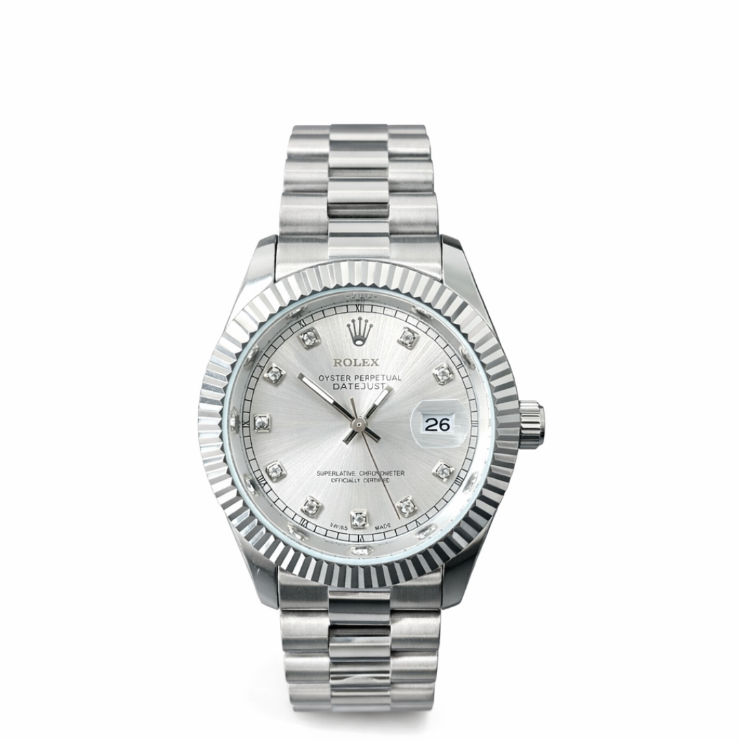 Silver Executive Watch ke saath apne style ko ek naya muqaam dein.