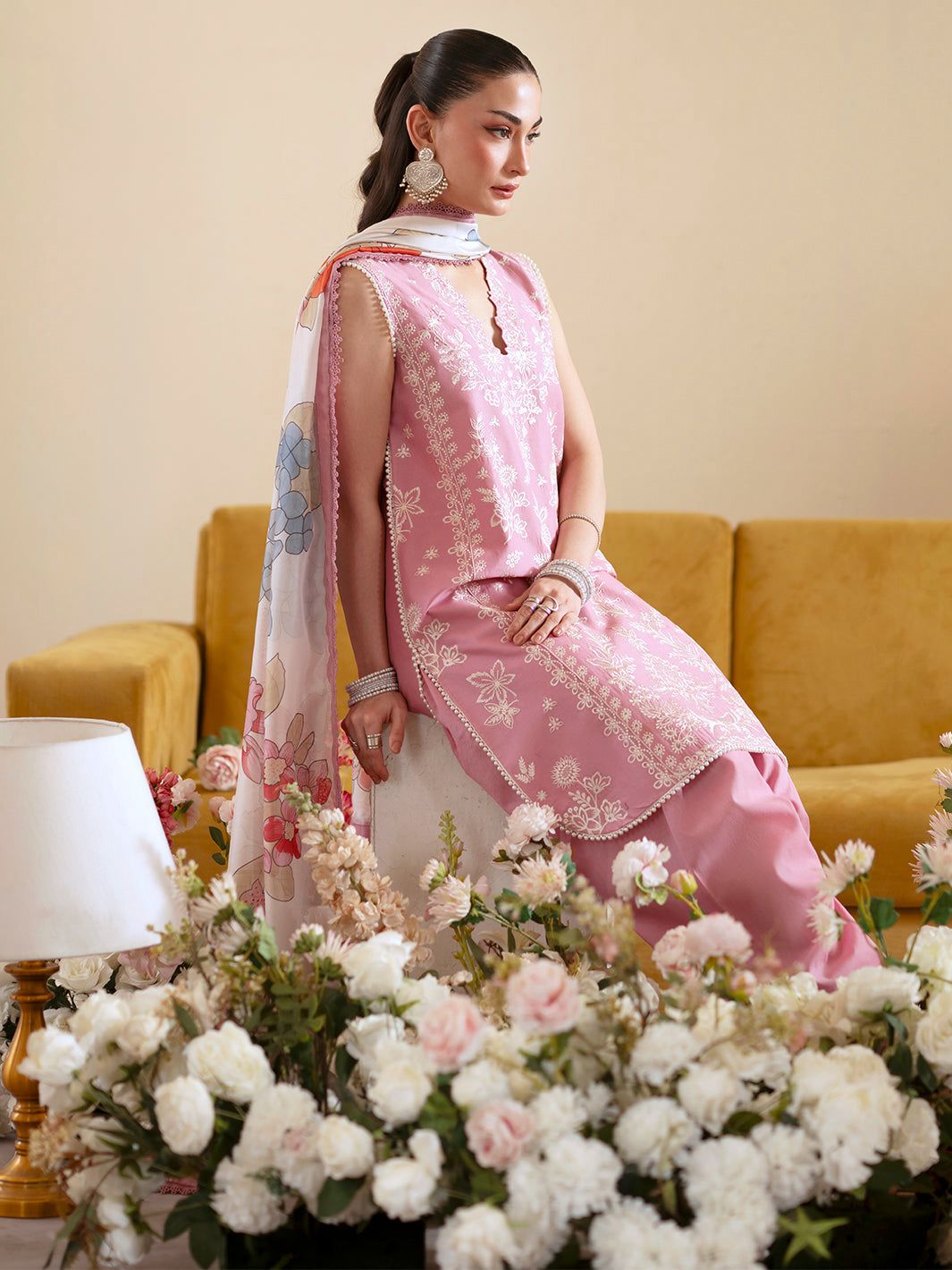 Stuff: Best Quality Pure Airjet lawn 90/70 guaranteed unstich Heavy Embroidered